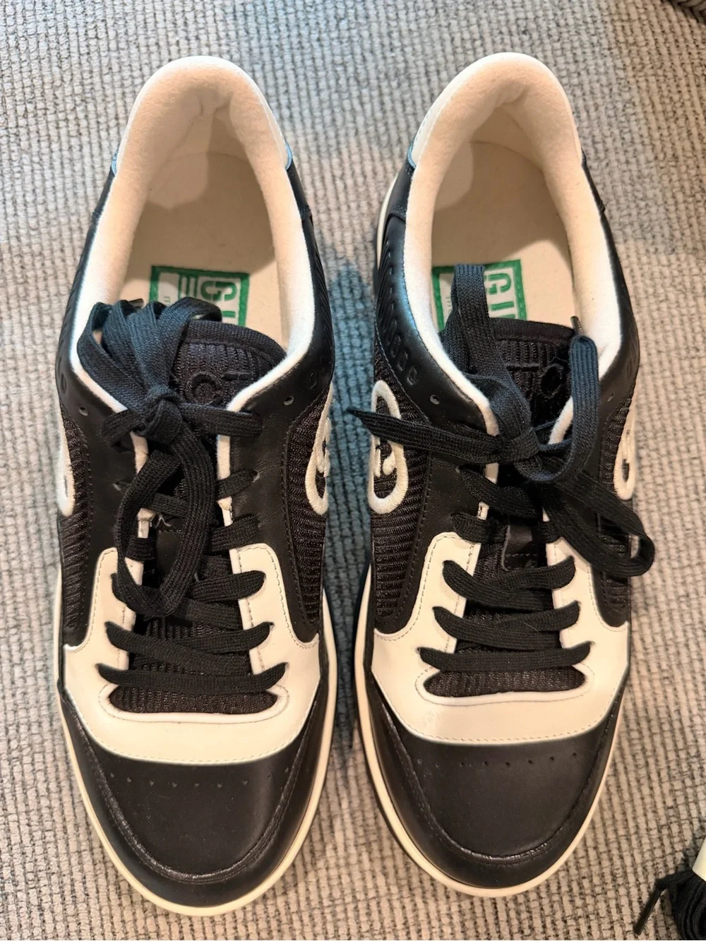 Gucci Men’s MAC80 Black White Logo LowTop Logo Sneakers Extra Gucci Strings Sz 9